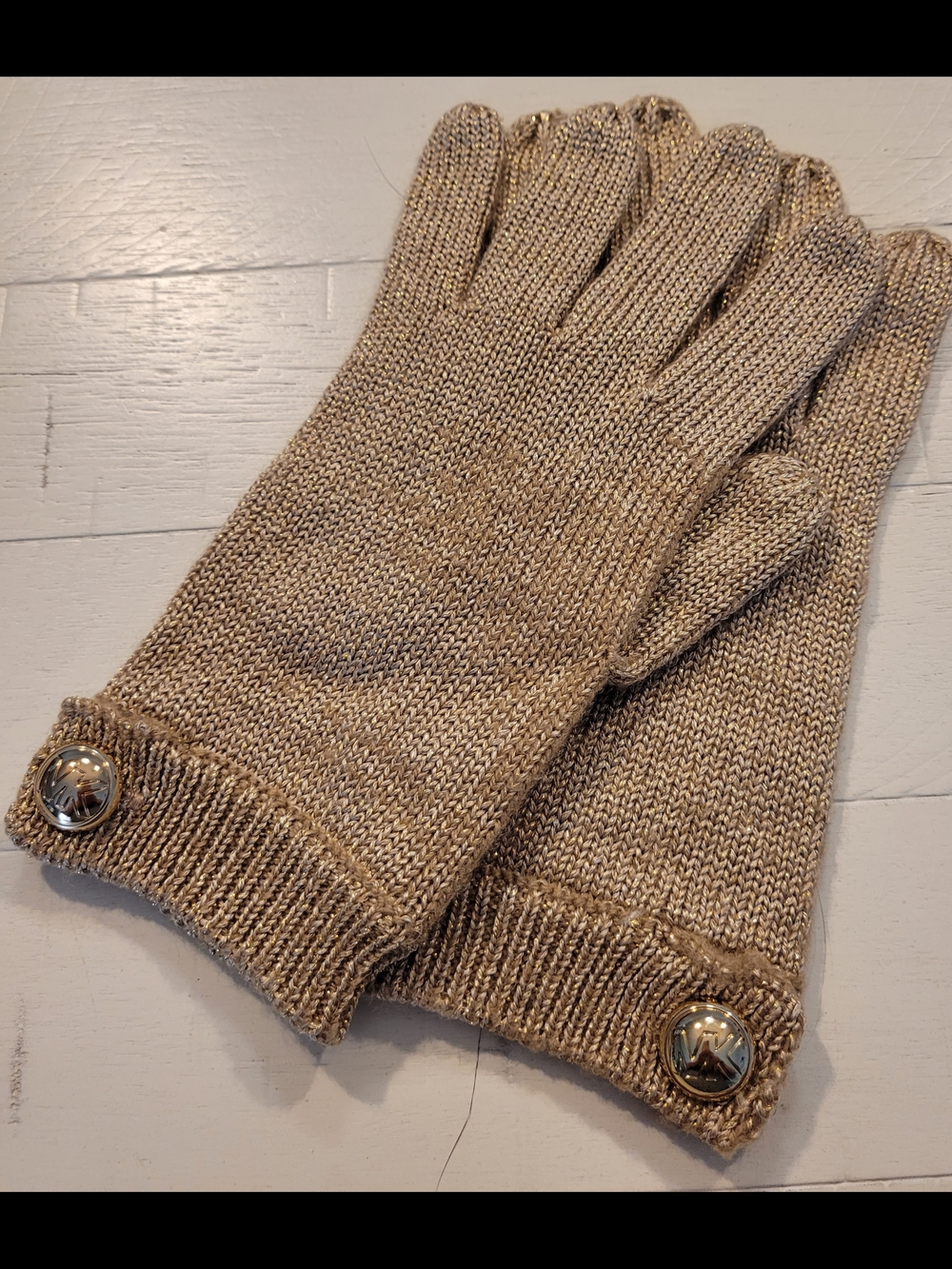 Women's Michael KORS Gold Sparkle-Knit Button Cuff Gloves  NWOT!